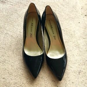 Like new "Anne Klein iflex" black 2inch heels, timeless elegance